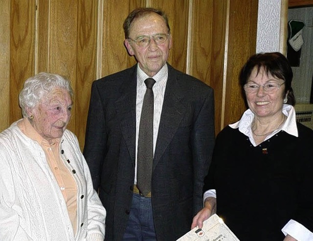 Treue Mitglieder wurden beim Schwarzwa...der Benno Gessner und  Myrta Kastner.   | Foto: Klaus Brust