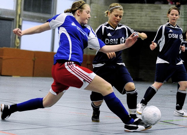 Die B-Juniorinnen des SV Todtnau (link...Nollingen schaffte es, Todtnau nicht.   | Foto: Meinrad Schn