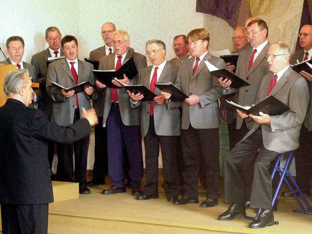 Der Sngerbund  bei einem Auftritt im Jahr 2004.  | Foto: Wolfgang Knstle