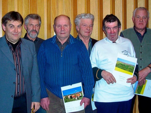 Ortsvorsteher Martin Lauble ehrte die ...er, Wolfgang Benz und Alfons Kobieter.  | Foto: Karla Scherer