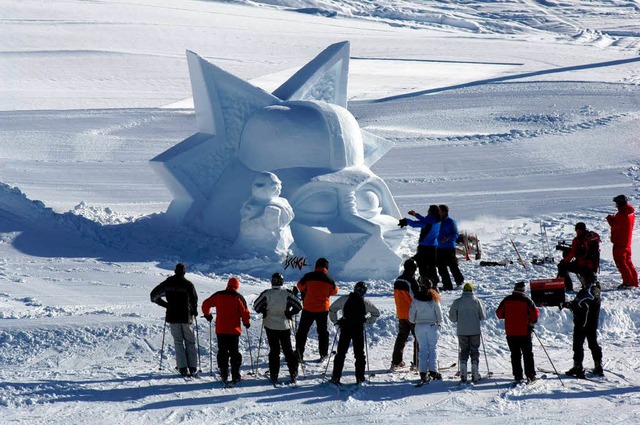 Unzhlige Alien-Fans und Schnee-Begeis...alf Rosa und Peter Fechtig live dabei.  | Foto: Privat