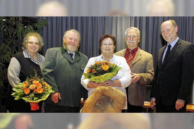 Zwei Sttzen der Verwaltung gehen