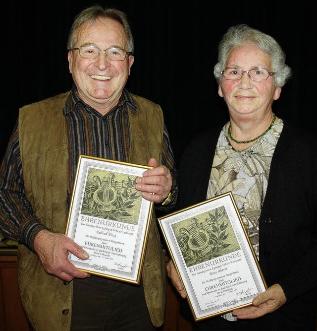 Fr 40 Jahre passive Mitgliedschaft wurden  Roland Feist und Rosa Aberer geehrt.  | Foto: Triphan