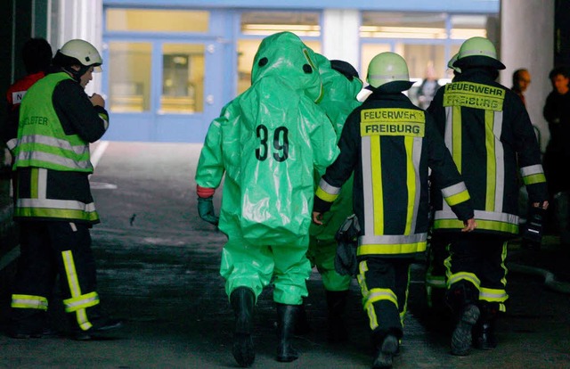 Die grnen Mnnchen kommen von der Feu...ut-Einstzen ist Vollschutz gefordert.  | Foto: Patrick Seeger