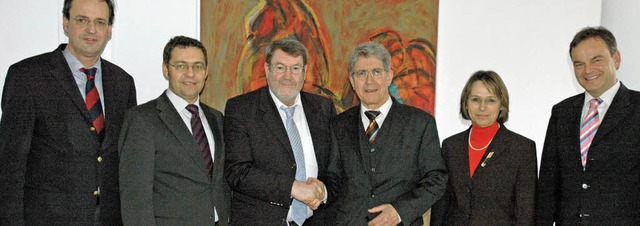 OB-Gruppenbild mit Landrat (von links)...Offenburg) und Landrat Frank Scherer.   | Foto: stadt kehl