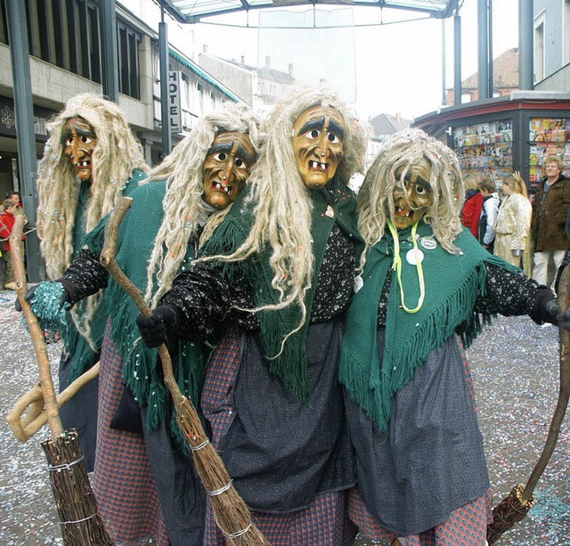 Maiebueler Hxebse beim Fasnachstsumzug    | Foto: Tolsdorf