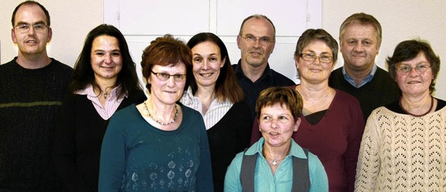 Der Vorstand  des Kirchenchores Bernau...) und Brunhilde Regele (Kassiererin).   | Foto: Lothar Kpfer