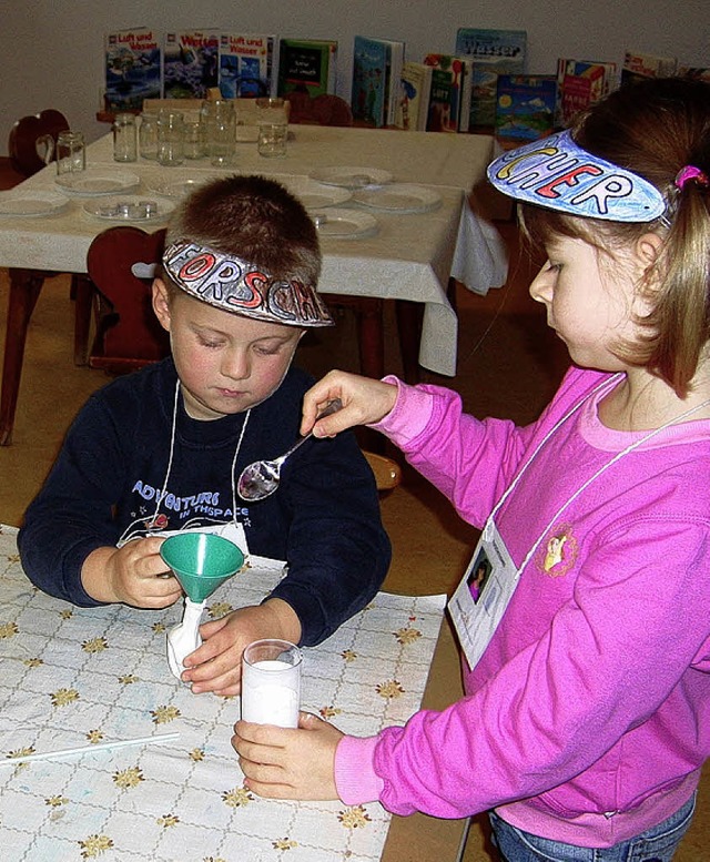 Die Kinder im Simonswlder Kindergarte...ie spannend Naturwissenschaften sind.   | Foto: zvg