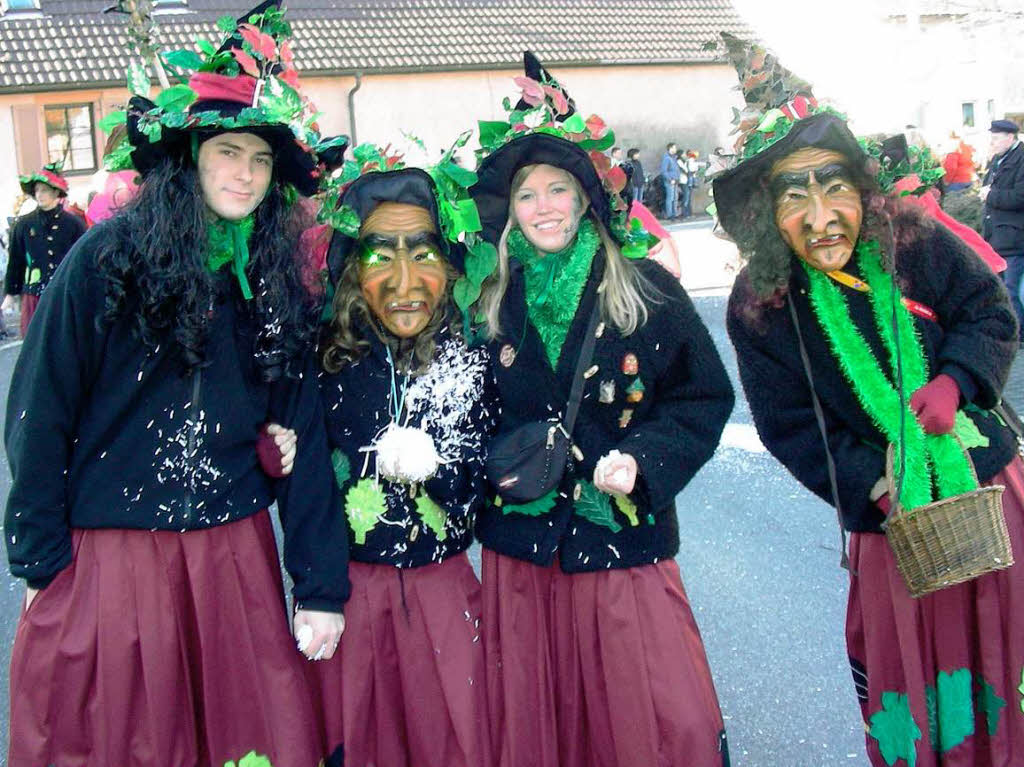 Gute Stimmung beim Jubilumsumzug des Umkircher Narrenclubs!