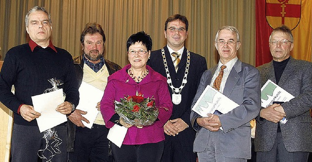 Ehre, wem Ehre gebhrt (von links): Jo... Josef Ohnemus und  Gerhard Winterer.   | Foto: Heidi Fssel
