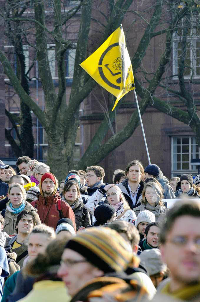 Protest in Freiburg: Mehr als 2000 Studierende demonstrierten in der Innenstadt gegen Studiengebhren.