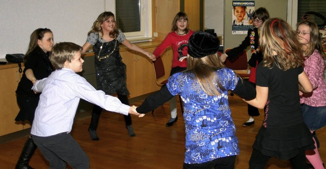 Die Dorfstbli-Kindertheatergruppe   u...ellung &#8222;Innenansichten&#8220;.    | Foto: Heiner Fabry