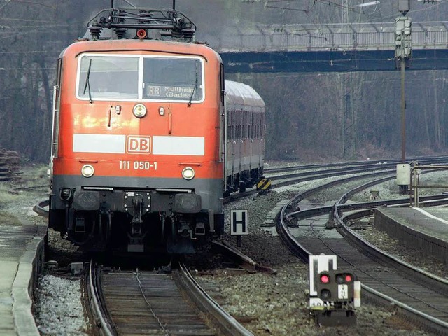 Wohin geht die Reise beim Ausbau der R...ei der Einfahrt in den Bahnhof Riegel.  | Foto: Martin Wendel