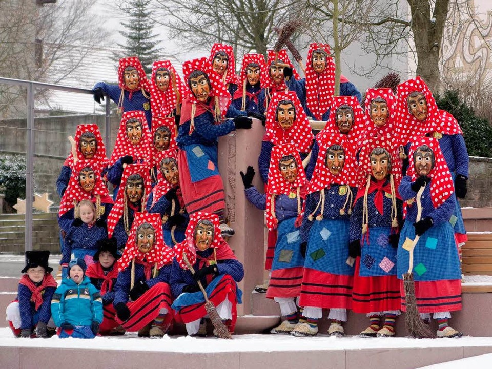 Die Lohbachhexen im Jubilumsjahr  | Foto: narrenzunft