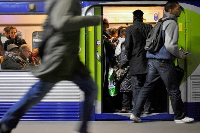 Von der U-Bahn bis zum Radio: Frankreich streikt