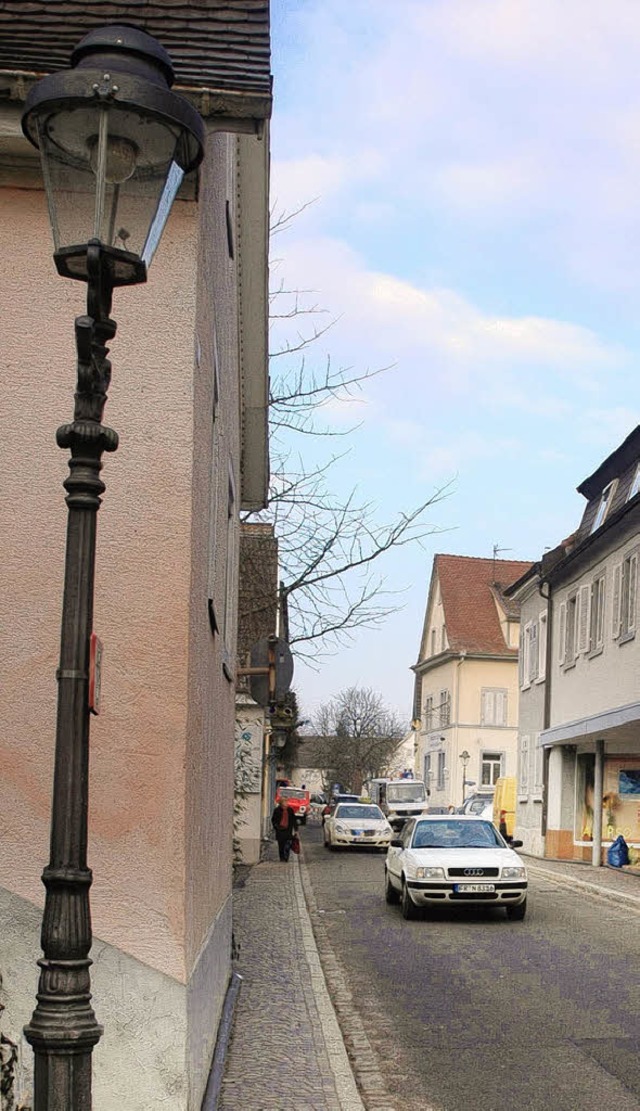 Der schmale Gehweg in der Hauptstrae wird breiter.   | Foto: Anlicker