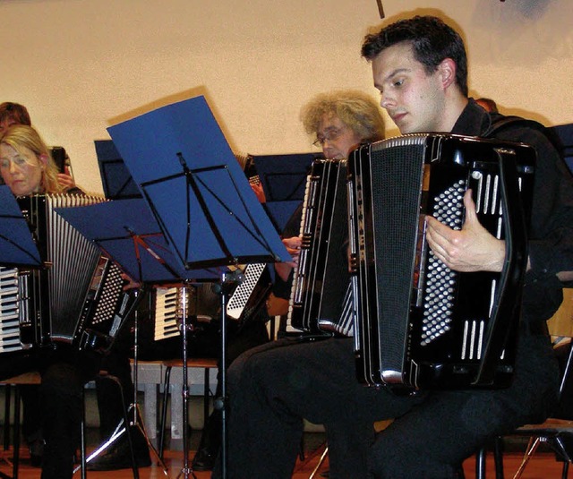 Von klassisch bis unterhaltend reichte die Bandbreite des Akkordeonkonzerts.   | Foto: schneberg