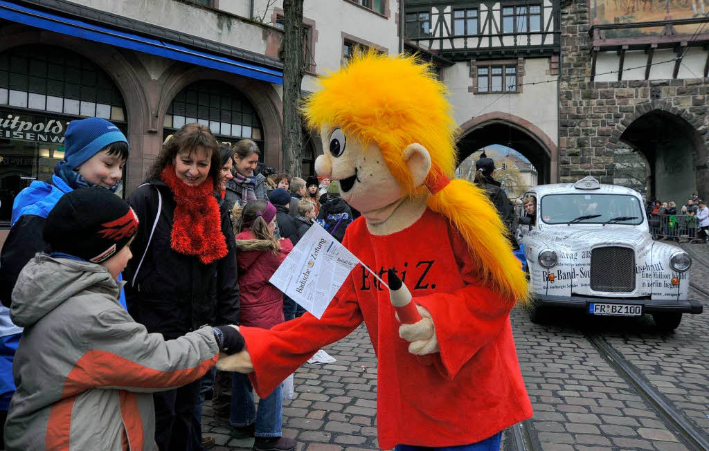 75 Jahre Breisgauer Narrenzunft: Jubilumszug durch die Freiburger Innenstadt.