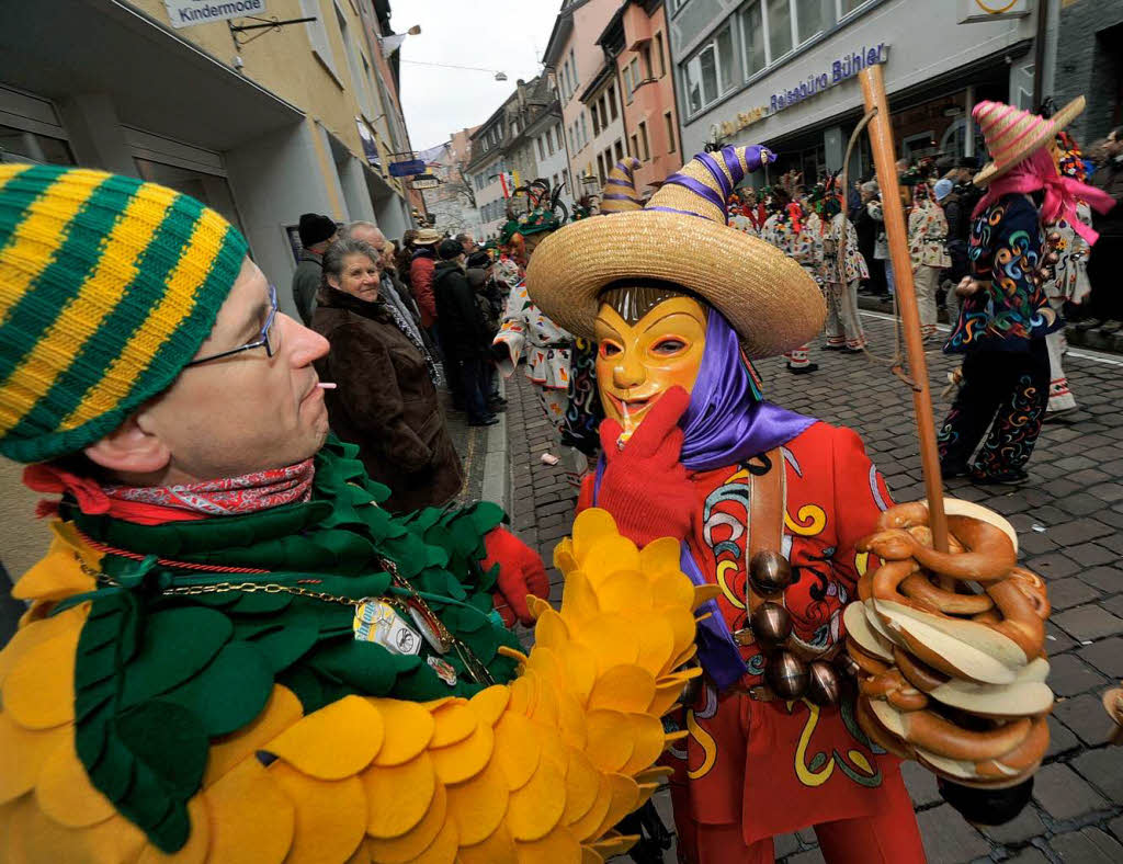 75 Jahre Breisgauer Narrenzunft: Jubilumszug durch die Freiburger Innenstadt.