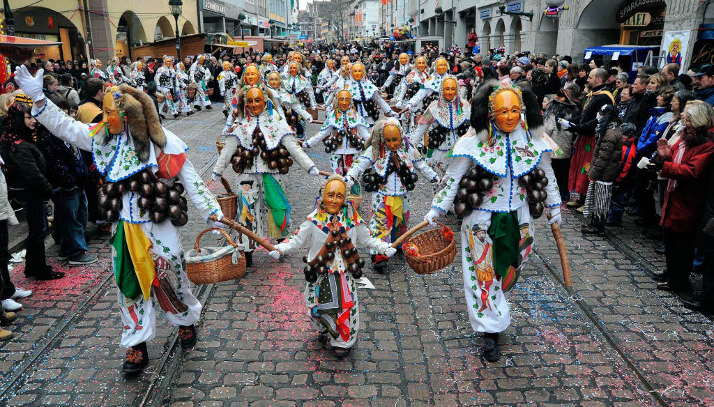 75 Jahre Breisgauer Narrenzunft: Jubilumszug durch die Freiburger Innenstadt.