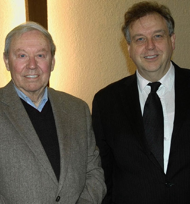 Waldemar Maltry (links) ist  weitere s...h, rechts Pfarrer Wilhelm Brggemann.   | Foto: Brigitte Chymo