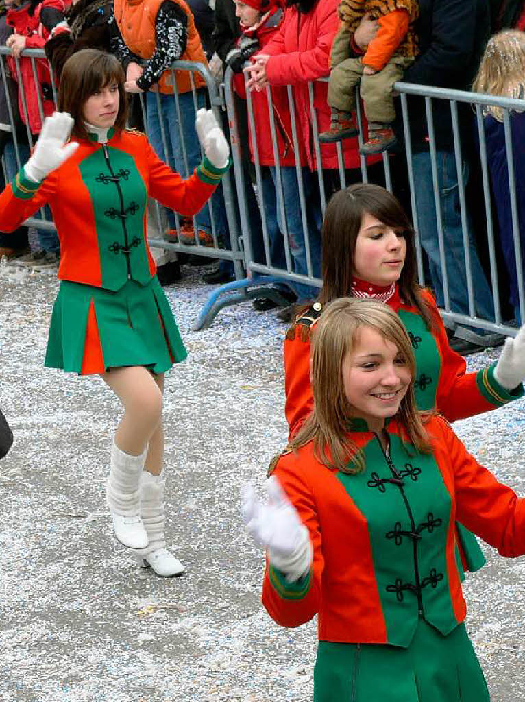 Der groen Umzug am Sonntag war der Hhepunkt der Jubilumsfeier der Lohbachhexen