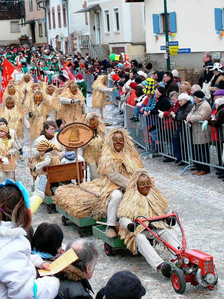 Der groen Umzug am Sonntag war der Hhepunkt der Jubilumsfeier der Lohbachhexen