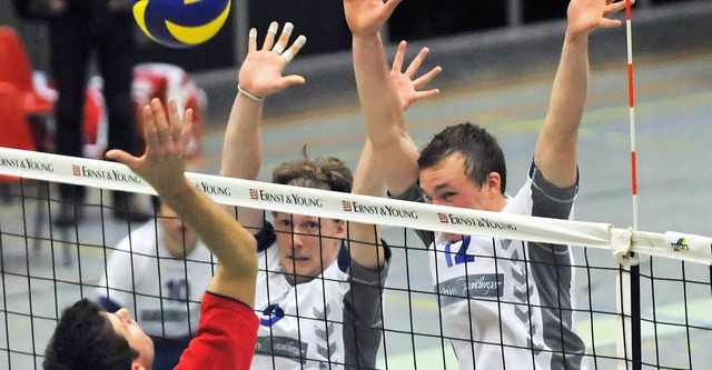 Alle Hnde voll zu tun hatten die 1844...Erstligaabsteiger rhein-main volley.    | Foto: Patrick Seeger