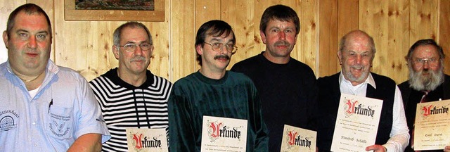 Vorsitzende  Torsten Hppe (links) ehr...  Auf dem Foto fehlt Winfried Voss.     | Foto: Gisi