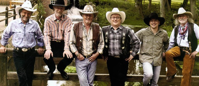 Countryband: Die Jungs von &#8222;Truc...bilum des Musikvereins Raitbach auf.   | Foto: PR