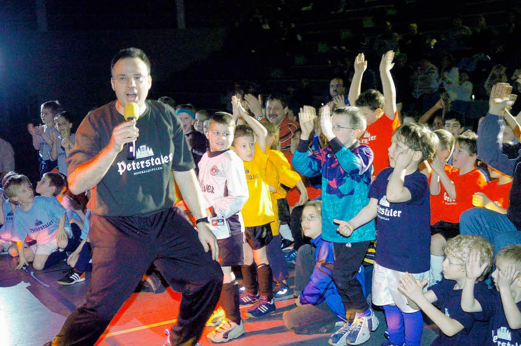 2005: Stefan Wölfle in seiner Rolle als Animateur bei der Lahrer Jugend-Stadtmeisterschaft. 2005: Stefan Wölfle in seiner Rolle als Animateur bei der Lahrer Jugend-Stadtmeisterschaft.