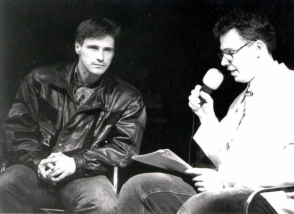 1994: Edgar Schmitt (Karlsruher SC) im Gespräch mit Stefan Wölfle 1994: Edgar Schmitt (Karlsruher SC) im Gespräch mit Stefan Wölfle