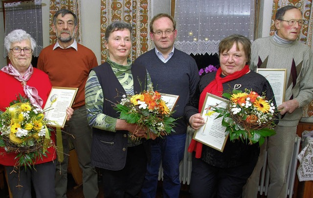 Beim Kirchenchor  Hierbach wurden vier...le und Josef Dietsche (beide 40 Jahre)  | Foto: Christel Schuster-Stich