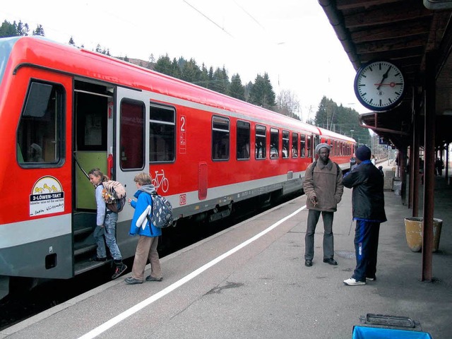 Zugpassagiere auf der  Hllentalbahn m...nder knnen keine Nachsicht erwarten.   | Foto: Stellmach