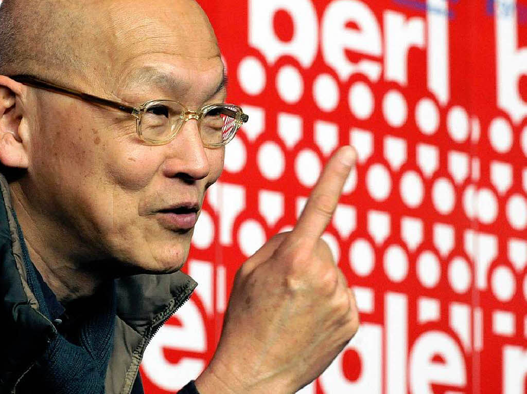 Das Jurymitglied der Berlinale, der amerikanische Regisseur Wayne Wang spricht mit Journalisten.