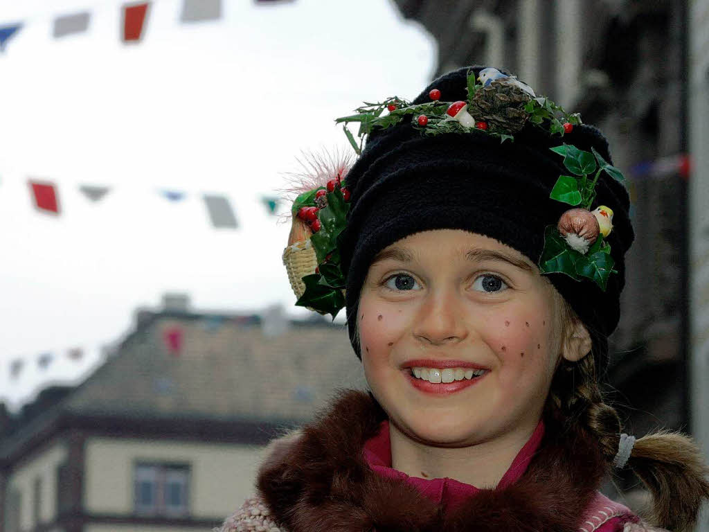 In Bad Sckingen waren die Wlder los. Nach dem Besuch im Rathaus ging’s ans Narrenbaumstellen auf dem Mnsterplatz.