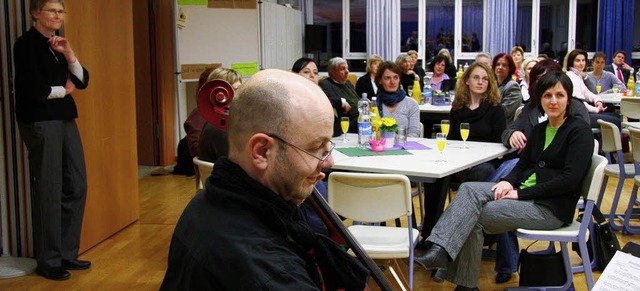 Neben viel Information zur Schule gab ... neuen Aufgaben in der Schule sprach.   | Foto: DECOUX-KONE