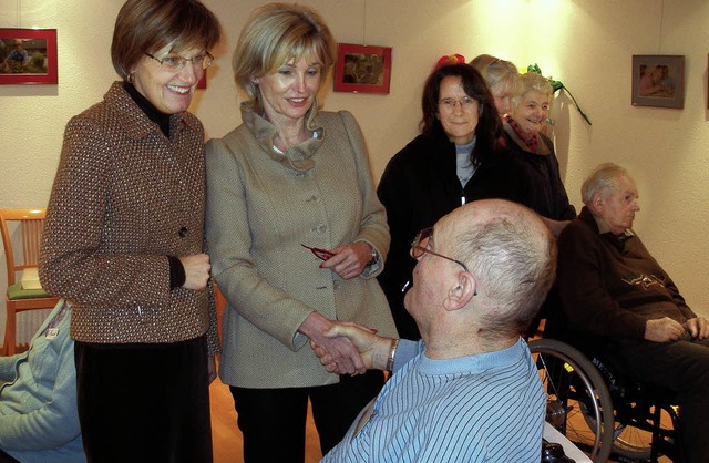 Landrtin Dorothea Strr-Ritter, Demog...sgruppe im  Eichstetter Schwanenhof.    | Foto: Barbara Schmidt