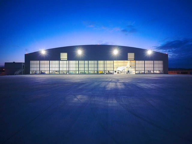 Hangar fr die Wartung und den Ausbau ...itzerland AG am Euro-Airport in Basel.  | Foto: Amac