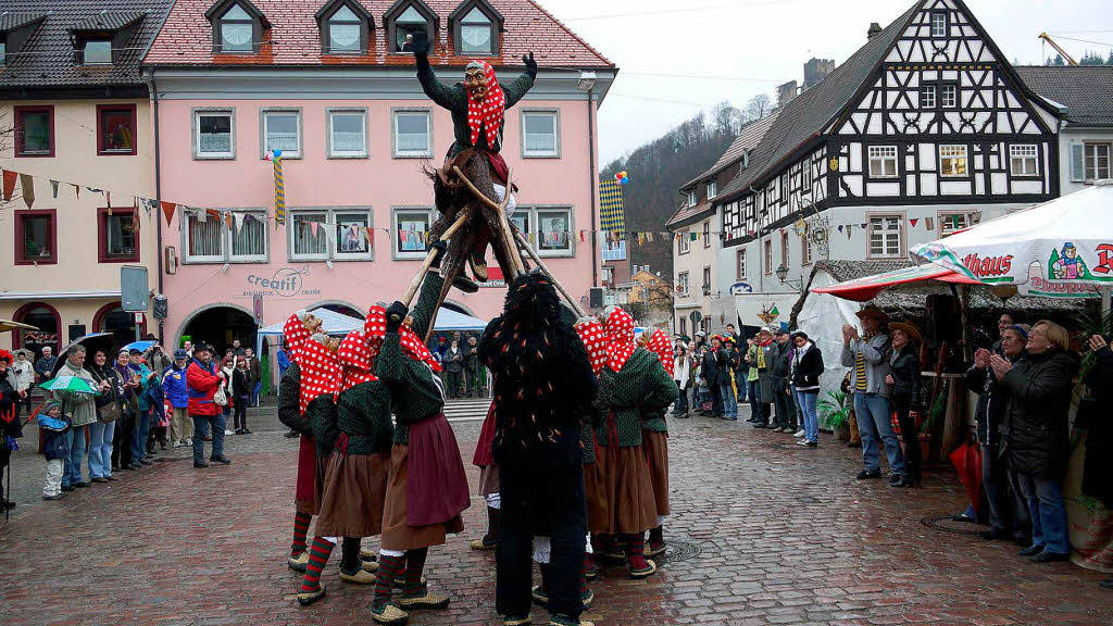 Sportliche Burghexen aus Waldkirch. Sportliche Burghexen aus Waldkirch.