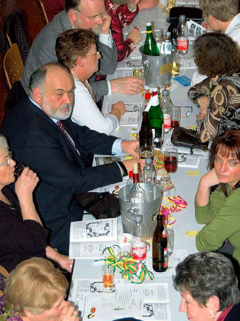 Bei Speis und Trank ließ es sich gut feiern. Bei Speis und Trank ließ es sich gut feiern.