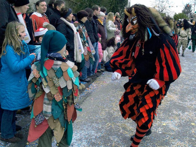 4000 Hstrger und Tausende Besucher e... einen stimmungsvollen Jubilumsumzug.  | Foto: aribert Rsssel