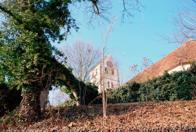 Die romanische Kirche in Betberg stamm...schen verschiedener Konfessionen an.    | Foto: Loesener