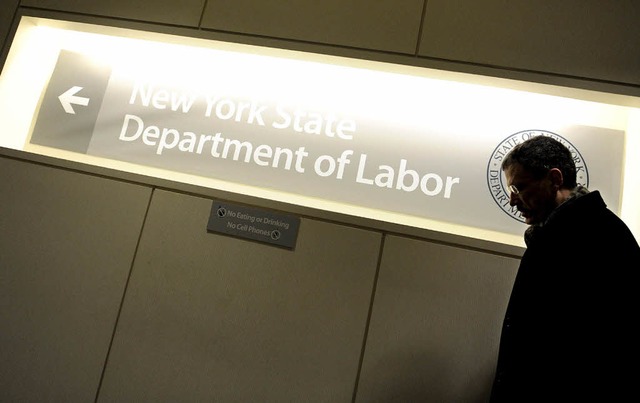 Die Arbeitslosigkeit steigt derzeit er...beitsverwaltung des Staates New York.   | Foto: dpa