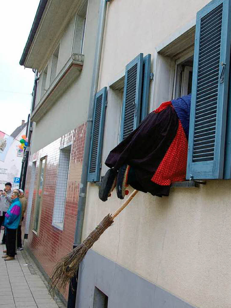 Hausbesuch von einer Kandelhexe. Hausbesuch von einer Kandelhexe.