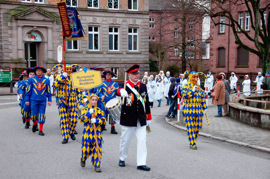 Der Beginn des Festumzuges am Sonntag an der Schwarzenbergschule. Der Beginn des Festumzuges am Sonntag an der Schwarzenbergschule.