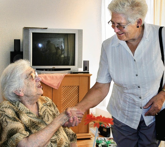 Zeit haben, zuhren, vorlesen oder etw...s Heitersheim an alte Menschen im Ort.  | Foto: Model