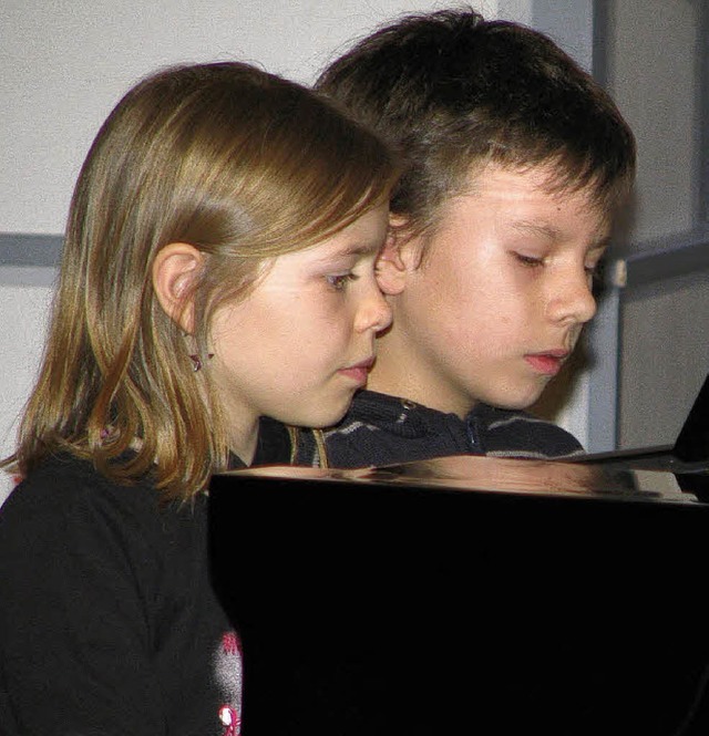 Konzentriert am Klavier: Judith Lobreyer und ihr Partner Michael Fabricius    | Foto: S. Merkle