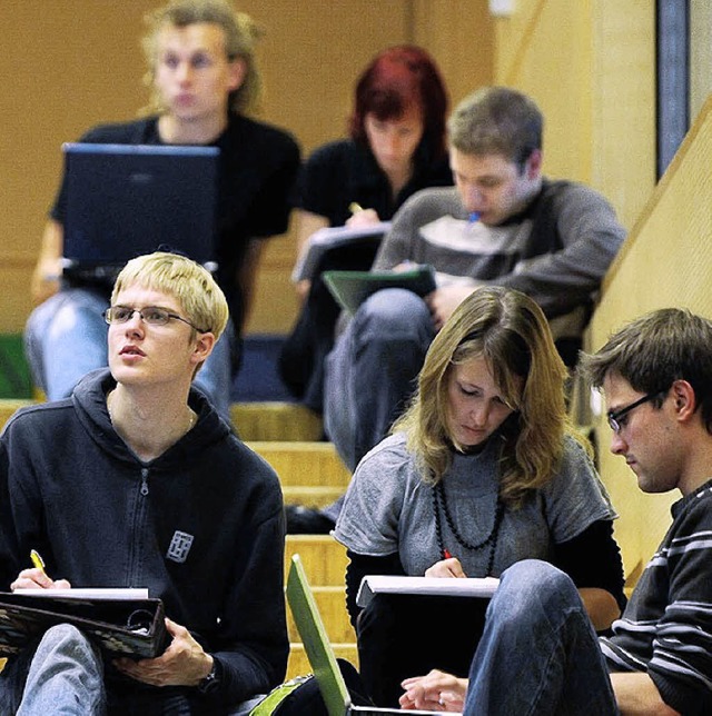 Studenten bewerben sich oft mehrfach &...zieren damit unbesetzte Studienpltze.  | Foto: ddp