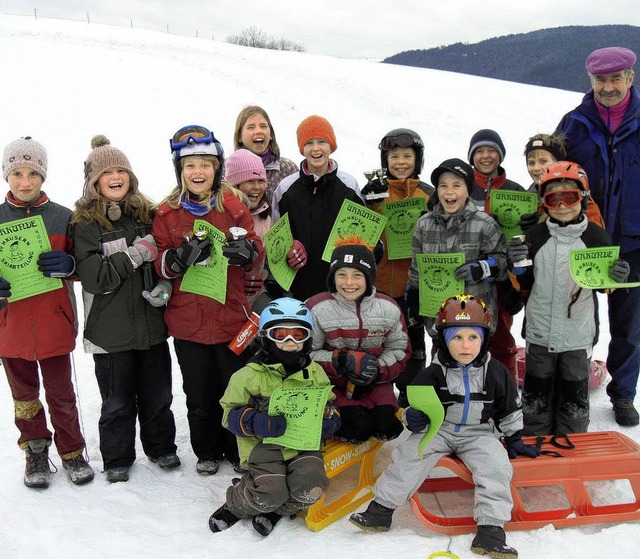 Das erste Rodelrennen der Skiabteilung...  Siegerehrung am Goldebhlhang vor.    | Foto: Siegfried Krex